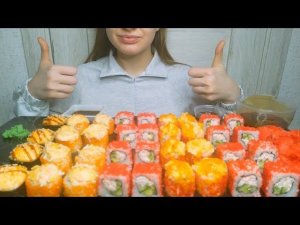 MUKBANG проблемы со спиной ДИПЛОМ СУШИ И РОЛЛЫ