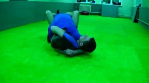 Попали в гильотину / Защита от гильотины / в партере / удушающий приём в партере