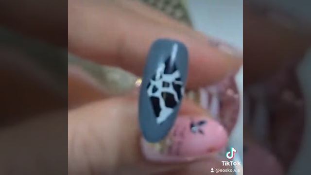 стемпинг new animal print ?? Стемпинг с тоафаретом и немного паутинки?