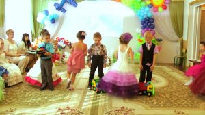 Танец с игрушками на выпускном 2015 Самолётик детства.Муз. рук. Максюта Г. В.