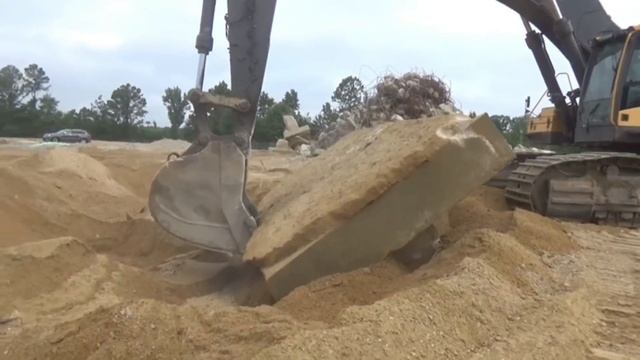 Volvo 700 excavator, an incredible machine! смотреть онлайн