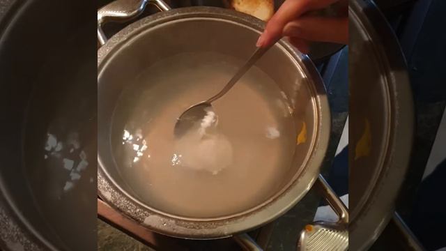 Яйцо Пашот с тостами и жареным беконом смотреть онлайн