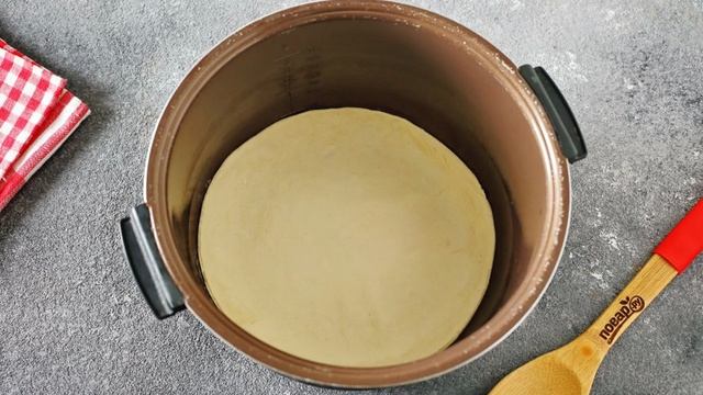 Пицца из слоеного теста в мультиварке