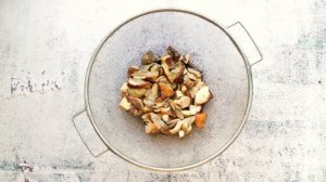 Белые грибы жареные с луком