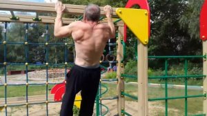 кубики пресса и отличная фигура в 60 лет.Sports figure in 60 years!
