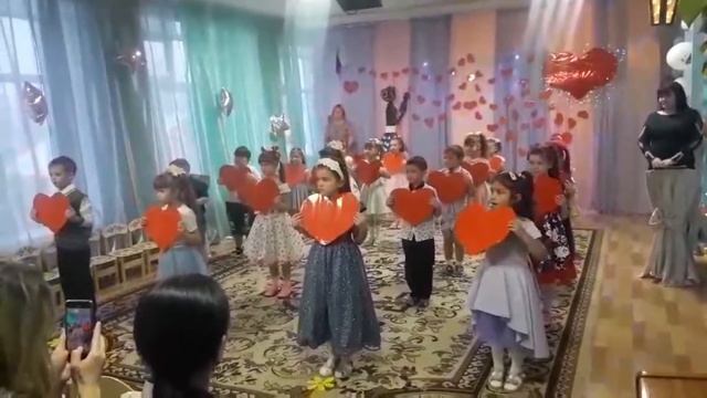 детский сад № 14 музыкальная композиция "Мамино сердце"