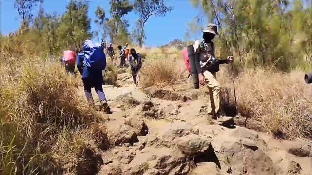 RINJANI, PESONA #GUNUNG BERAPI TERINDAH, |#TREKKING DITENGAH BADAI via #SEMBALUN. смотреть онлайн