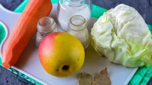 Квашеная капуста с морковью и яблоками