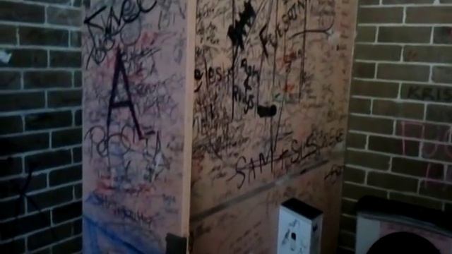 Женский туалет в Австралийской школе смотреть онлайн