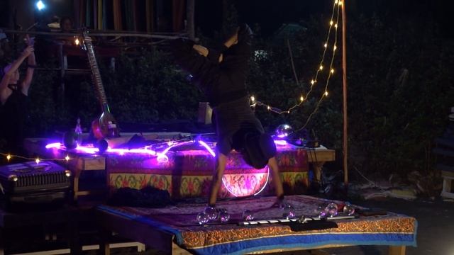 ноябрь 2019 - Индия-Гоа-Арамболь-выступает Кристиан Варэ (Джиоти) - Kristian Jyoti Varé смотреть онлайн