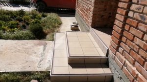 укладка керамогранита на ступени