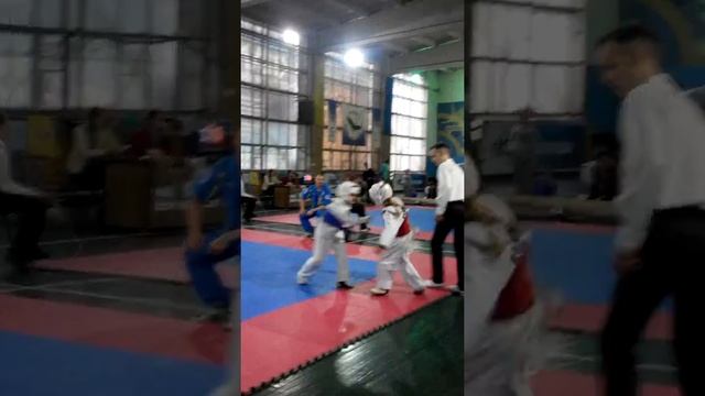 Бой красный желет смотреть онлайн