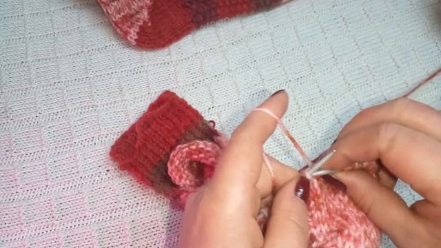 Носки на двух спицах .Простая схема для вязания .МК ДЛЯ НОВИЧКОВ .Носко за пару часов . смотреть онлайн