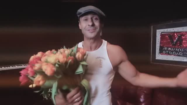 Хит - танцевальный ремикс Dj Грув «Девочка главбух» смотреть онлайн