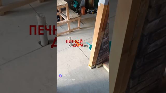Каркасная баня в процессе обшивки.