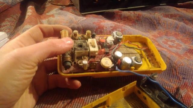 Радиоприемник разбор. Радиоприемник разбор. Турист рп 215. Рига 103. Радиоприемник вега рп-240.