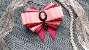 Брошь-галстук из репсовых лент