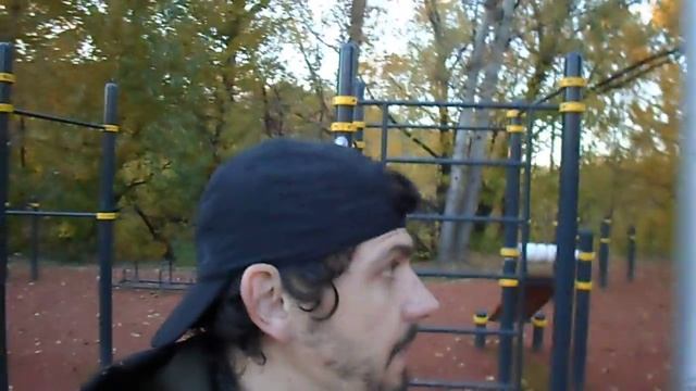 ОБЗОР НА СПОРТИВНУЮ ПЛОЩАДКУ ВОРКАУТ смотреть онлайн