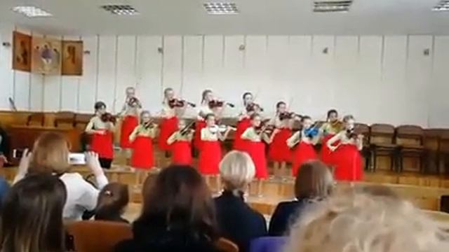 Т. Ярошенко О.Правдюк "Веселі скрипалі". Ансамбль скрипалів "Віоліночки" (молодша група). смотреть онлайн