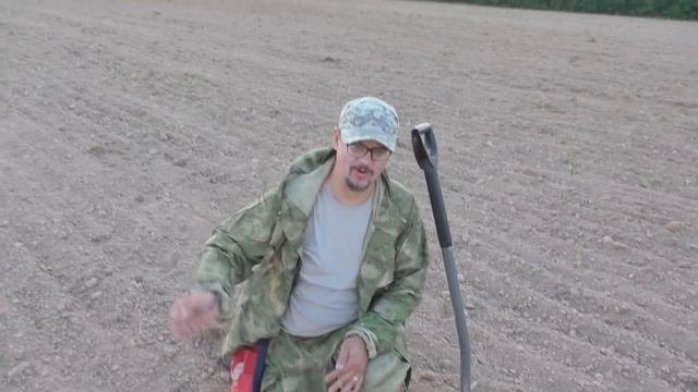 НАШЁЛ НА ЗАБРОШЕННОМ ПОЛЕ МОНЕТЫ 16 ВЕКА!! ШОКА НЕТ!