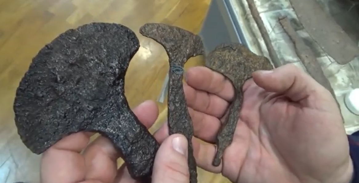 Кожевенные ножи европейского образца из Азака
