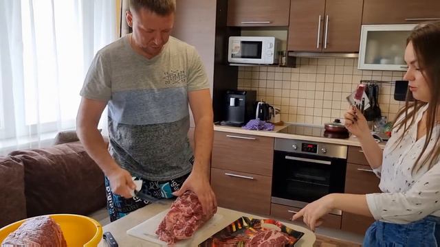 Громадные стейки, купили много мяса смотреть онлайн