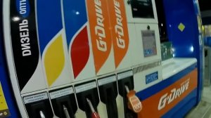 В России очереди на заправках и нехватка бензина.