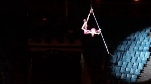 00020 Воздушные гимнастки на бамбуке