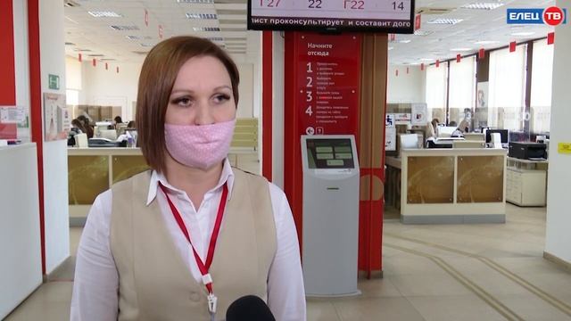 За востребованными услугами: сотрудники МФЦ работают в особом режиме смотреть онлайн