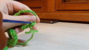 вяжем 2-ой ряд ниток-пряжи