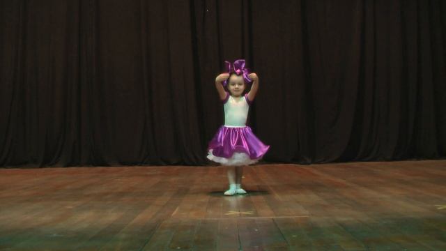 Танец "Кукла" Бычко Анастасия 4года смотреть онлайн