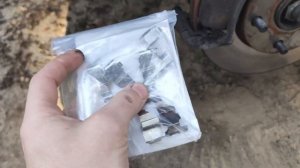 Замена прижимных пластин на суппорте