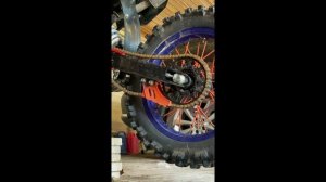 Натяжка и обработка цепи на питбайке