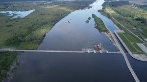 Кузьминский гидроузел на реке Ока