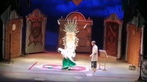 Фрагмент постановки "Саба Меседо". Вдовушка Хасипат соблазняет раба - художника Баланура.