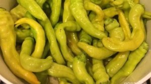 Зеленый перец в масле