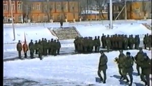 62 ВБ ГРВЗ строевой смотр 2002 год Ахалкалаки, Грузия. Знамя военной части Красного Цвета.
