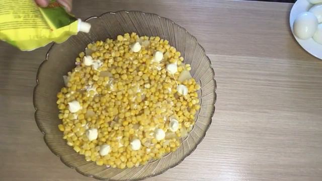 Полчаса и готов! Старый добрый любимый простой салат с ананасами! смотреть онлайн