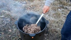 Бефстроганов в казане на костре! Супер блюдо!!!