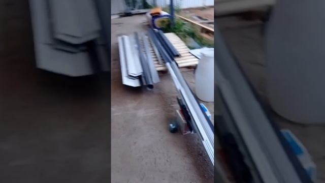 Гараж с вольером из сэндвич-панелей.
