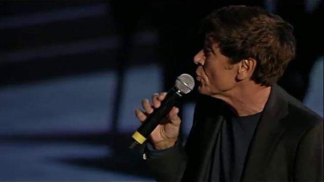 Gianni Morandi E Adriano Celentano - Scende La Pioggia _ Live 2012