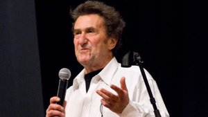 Игорь Губерман...."Увы,но истина -блудница,ни с кем ей долго не лежится.."..