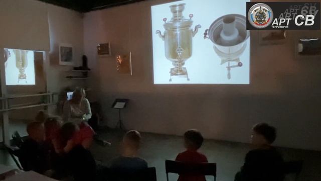 В школе русского боя «Сибирский Вьюн» проходят занятия по истории искусств и живописи смотреть онлайн