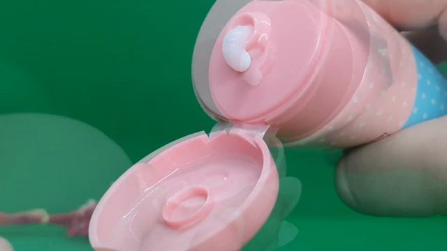 Очищающая пенка Holika Holika Pig-clear dust out Deep Cleansing Foam смотреть онлайн