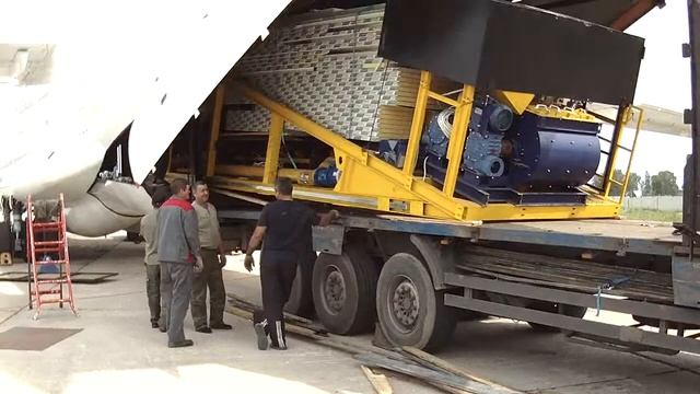 Погрузка в ИЛ 76 смотреть онлайн