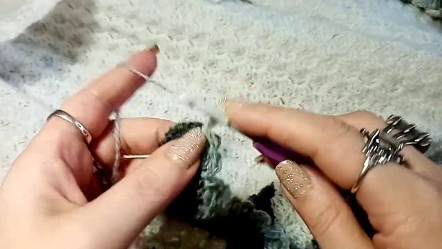 Вяжу плед. Процесс вязания пледа от угла.