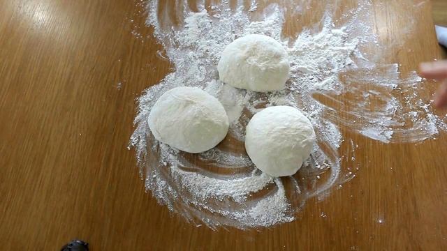 Пицца с беконом и грибами. Готовит итальянец! Кто лучше итальянцев знает пиццу?