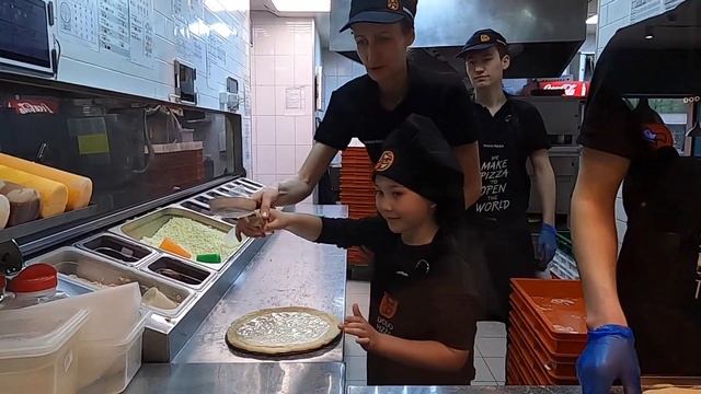Сделали пиццу в Додо - Москвография - Что посмотреть в Москве смотреть онлайн