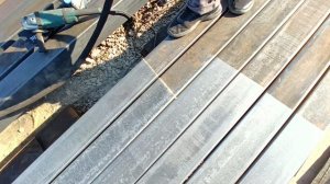 Лазерная обработка ржавого металла после чистки карщеткой .mp4