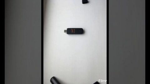 Устанавливаем сим карту в модем